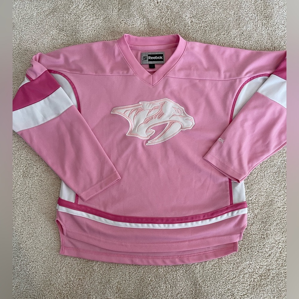 Nashville Predators Reebok Pink Hocky Jersey - XS / S